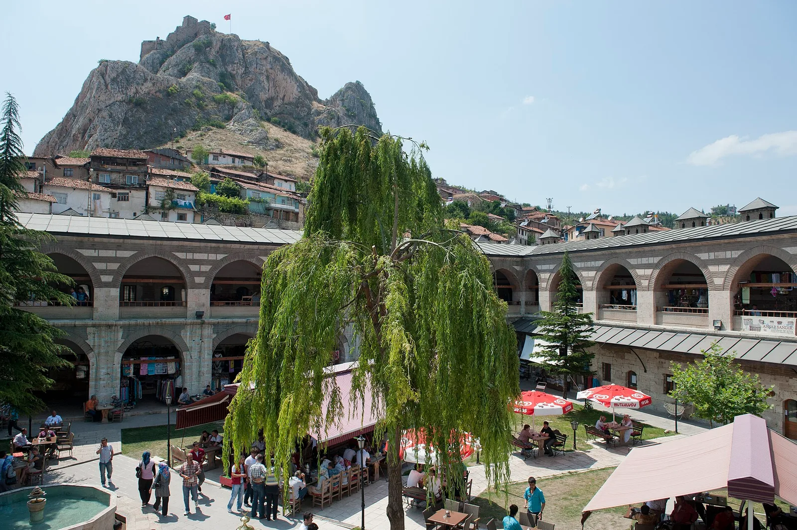Tokat merkezde tarihi Taşhan avlusu