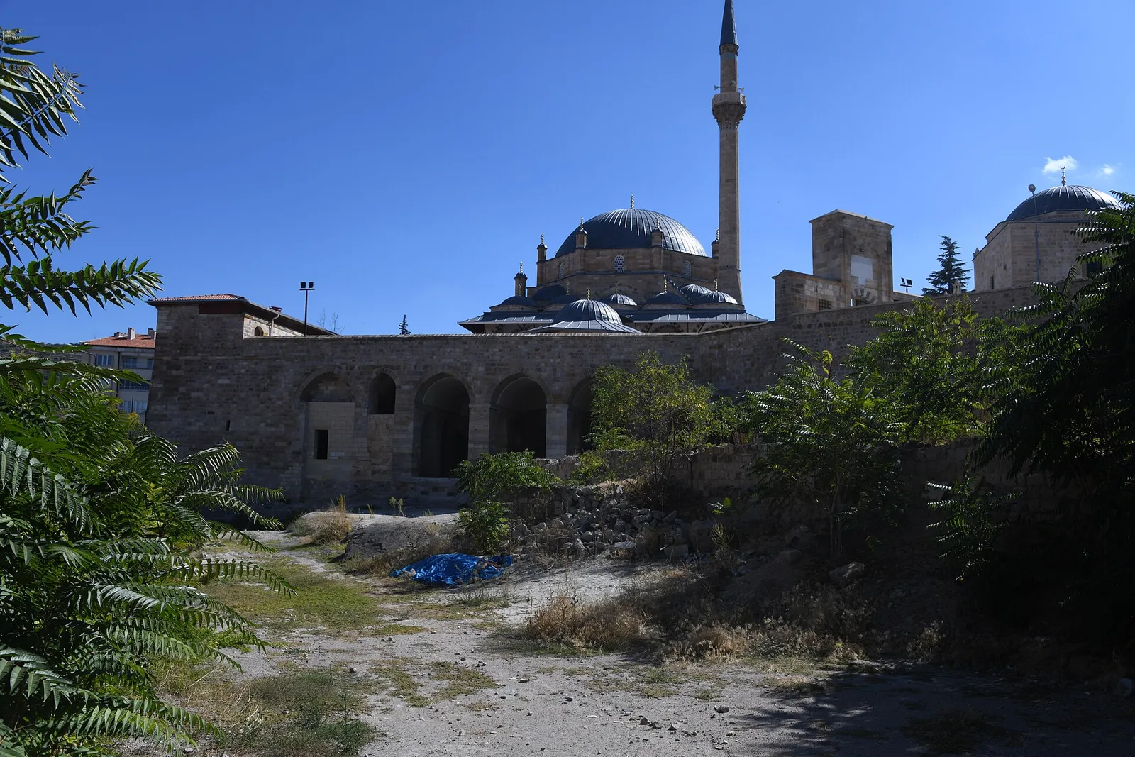 Nevşehir şehir merkezinde Damat İbrahim Paşa Külliyesi'ne ait Kurşunlu Camii