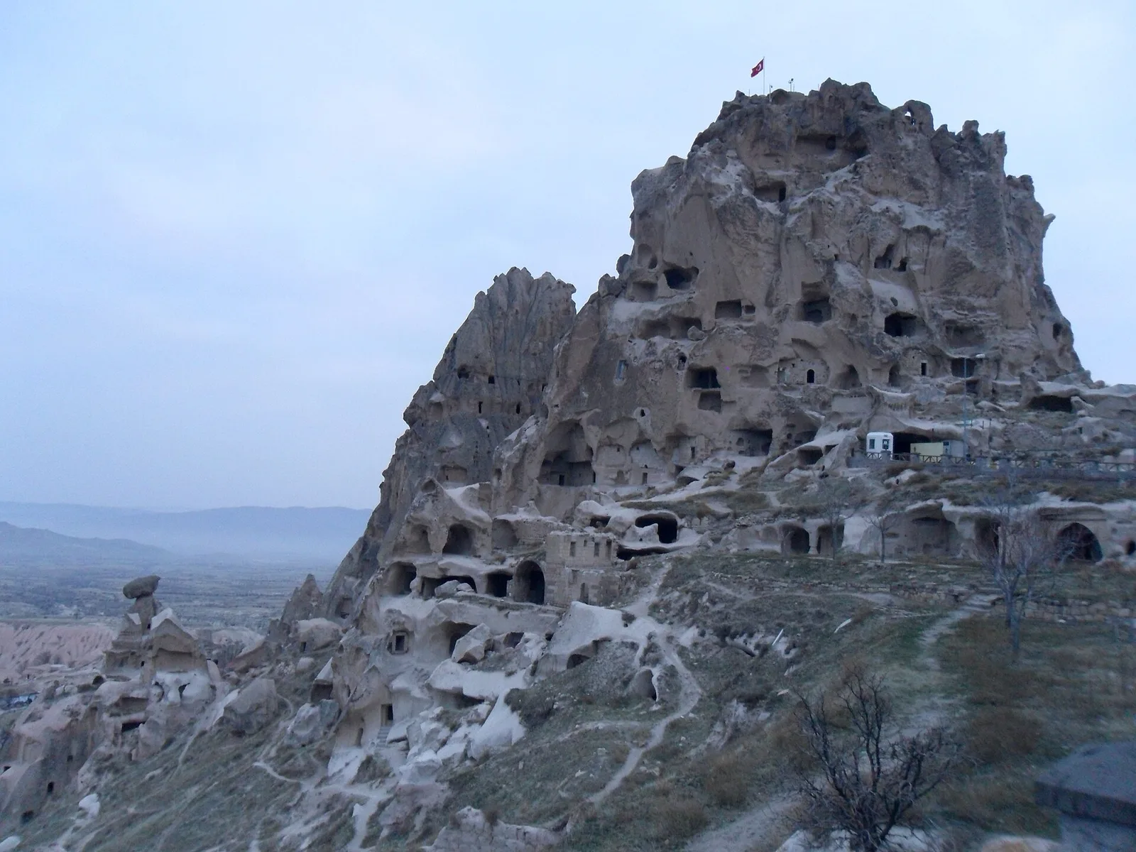 Nevşehir Uçhisar Kalesi'nin batı yönünden görünümü, Kapadokya